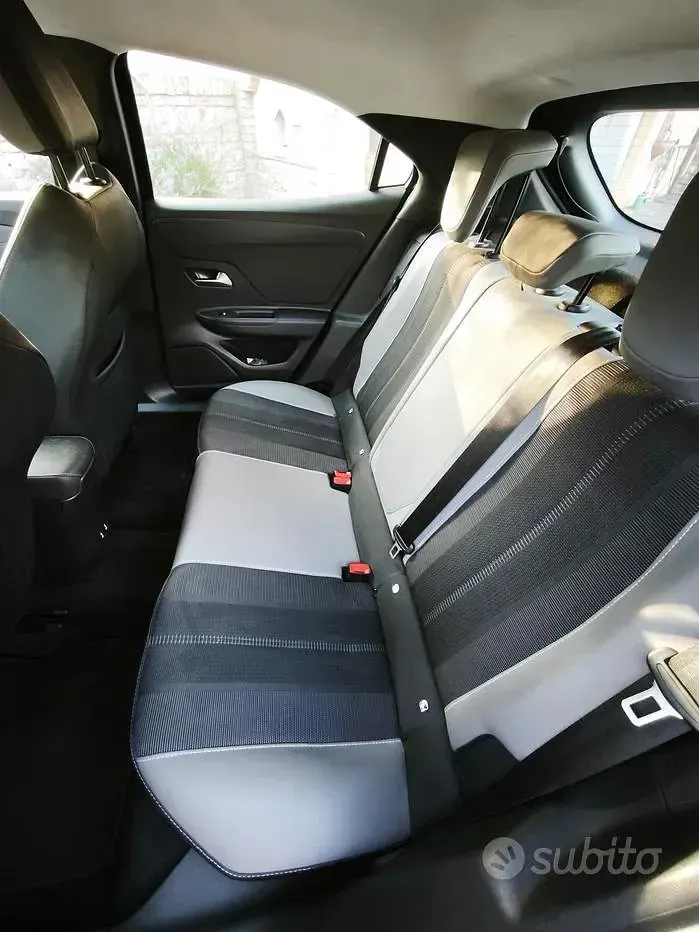 Usata Opel Mokka 101 CV (74 kW) 2024 Nero SUV