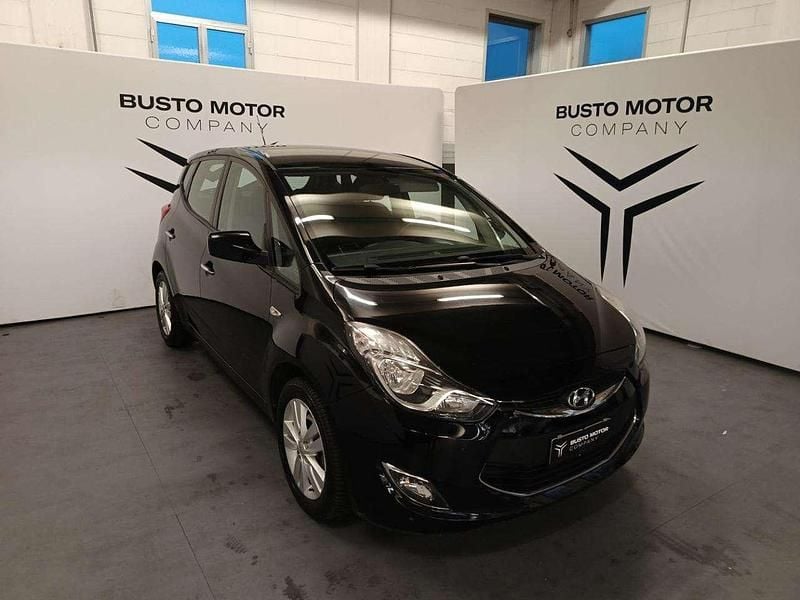 Nero / metallizzato Usata 2012 Hyundai ix20 Comfort Due volumi | 5900 € (Super prezzo) - Immagine 1/4