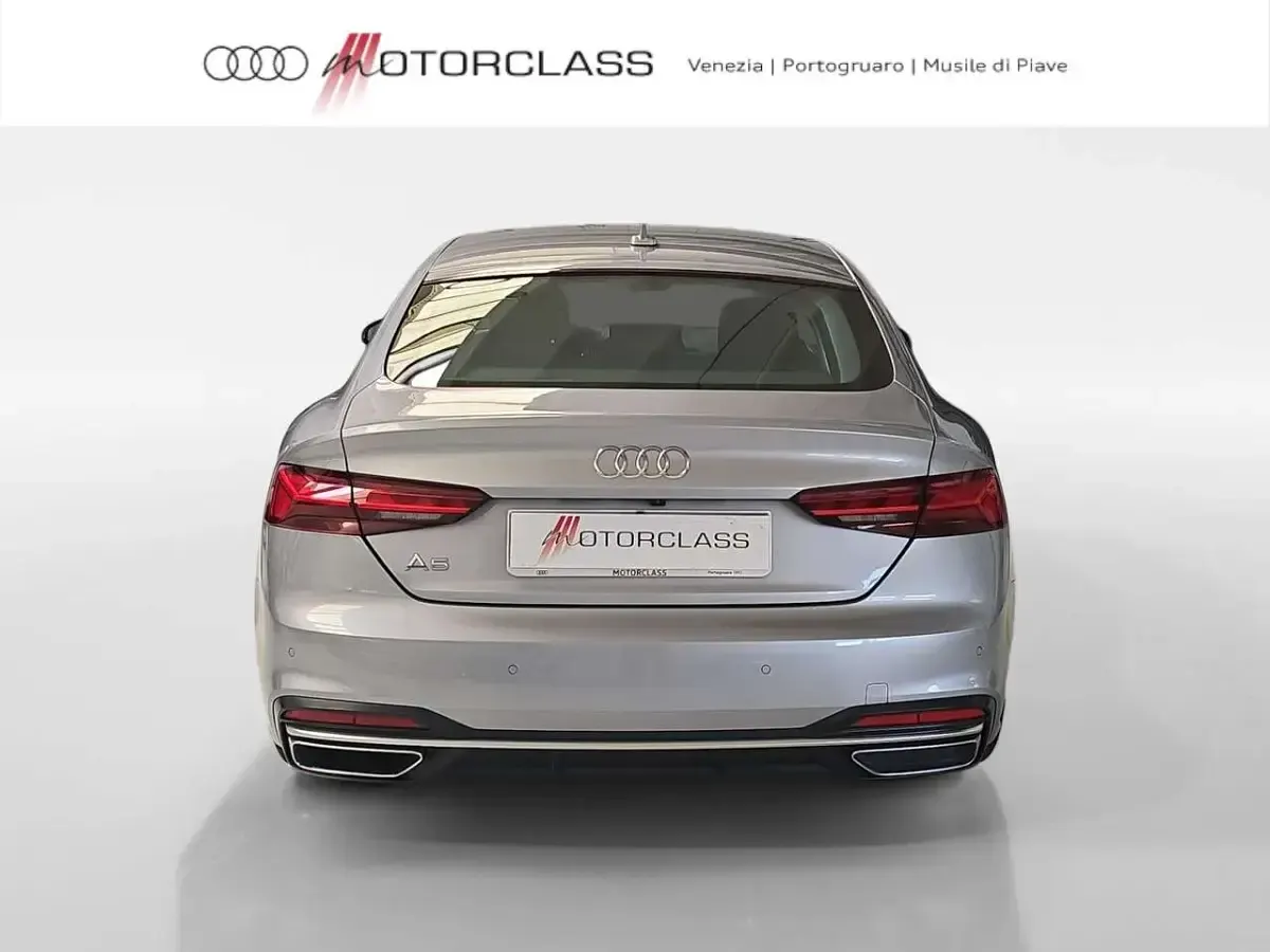 Usata Audi A5 Sportback Advanced 190 CV (139 kW) 2020 L5 argento fioretto metallizza Utilitaria