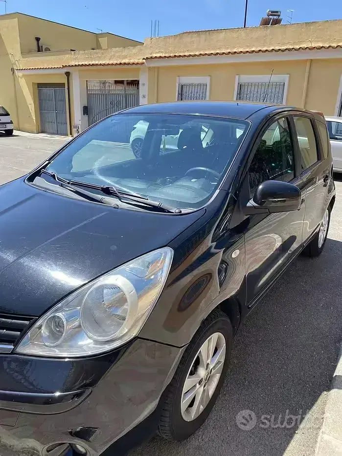 Usata Nissan Note 88 CV (64 kW) 2010 Nero Utilitaria