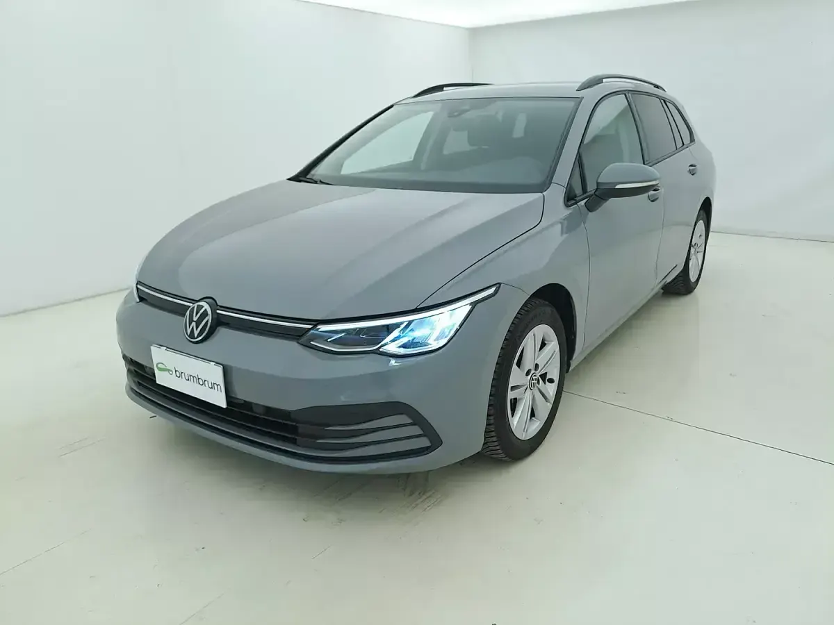 Usata VW Golf VIII Life 116 CV (85 kW) 2022 Grigiogrigio Station wagon