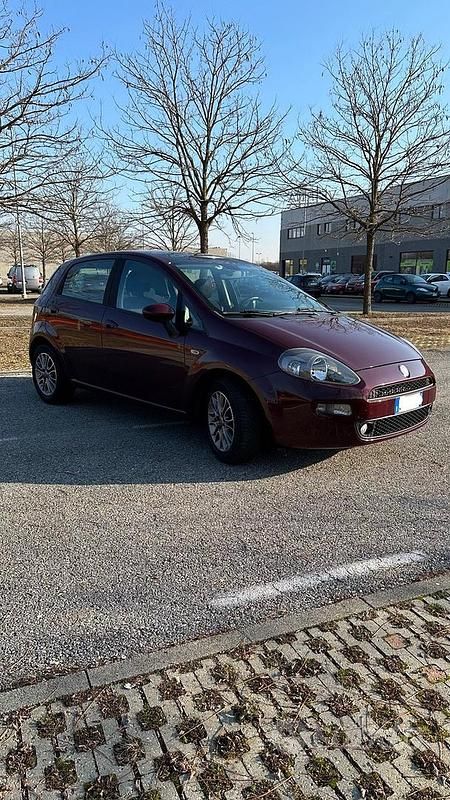 Usata Fiat Punto 77 CV (56 kW) 2012 Utilitaria