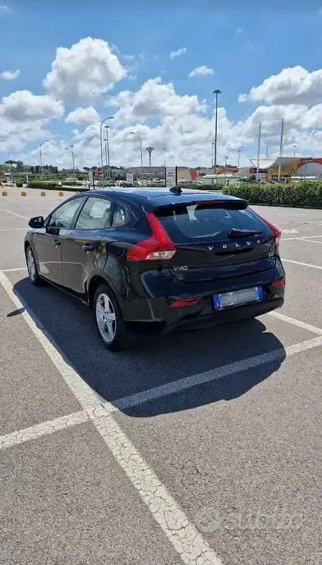 Usata Volvo V40 Business Edition 120 CV (88 kW) 2018 Berlina