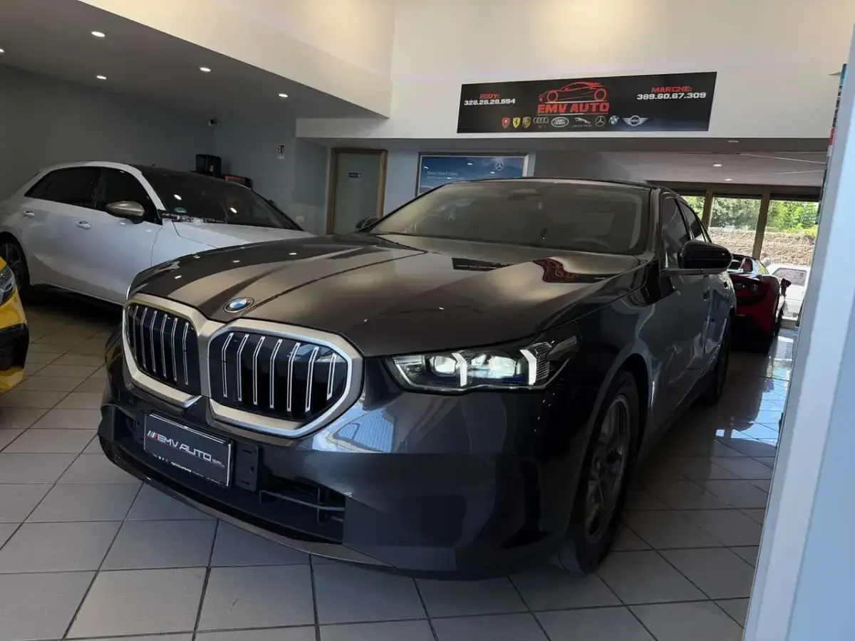 Usata BMW 520 M Sport 197 CV (144 kW) 2024 Nero Berlina