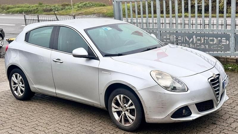 Usata Alfa Romeo Giulietta 140 CV (102 kW) 2011 Argento Berlina