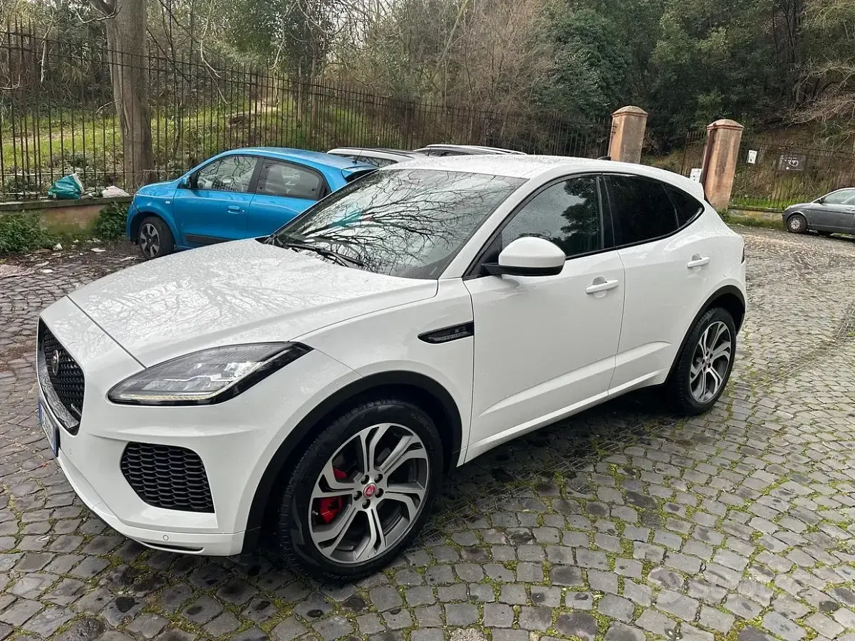Usata Jaguar E-Pace R-Dynamic 179 CV (131 kW) 2020 Bluazzurro SUV