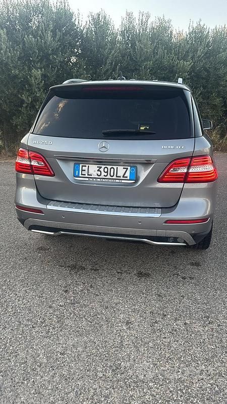 Usata Mercedes ML250 204 CV (150 kW) 2012 Grigio SUV