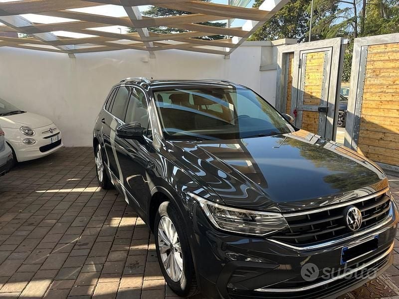 Usata VW Tiguan Life 150 CV (110 kW) 2022 Grigio SUV