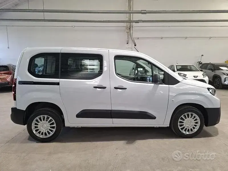 Nouvelle Fiat Doblò 100 ch (73 kW) 2026 Blanc Monospace