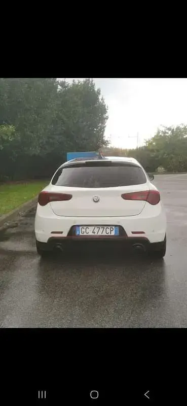 Second-hand Alfa Romeo Giulietta Exclusive 140 CP (102 kW) 2012 Hatchback