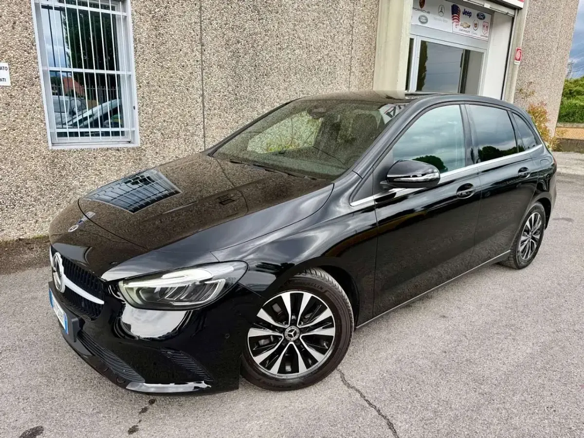 Usata Mercedes B180 Advanced Plus 116 CV (85 kW) 2023 Nero Utilitaria