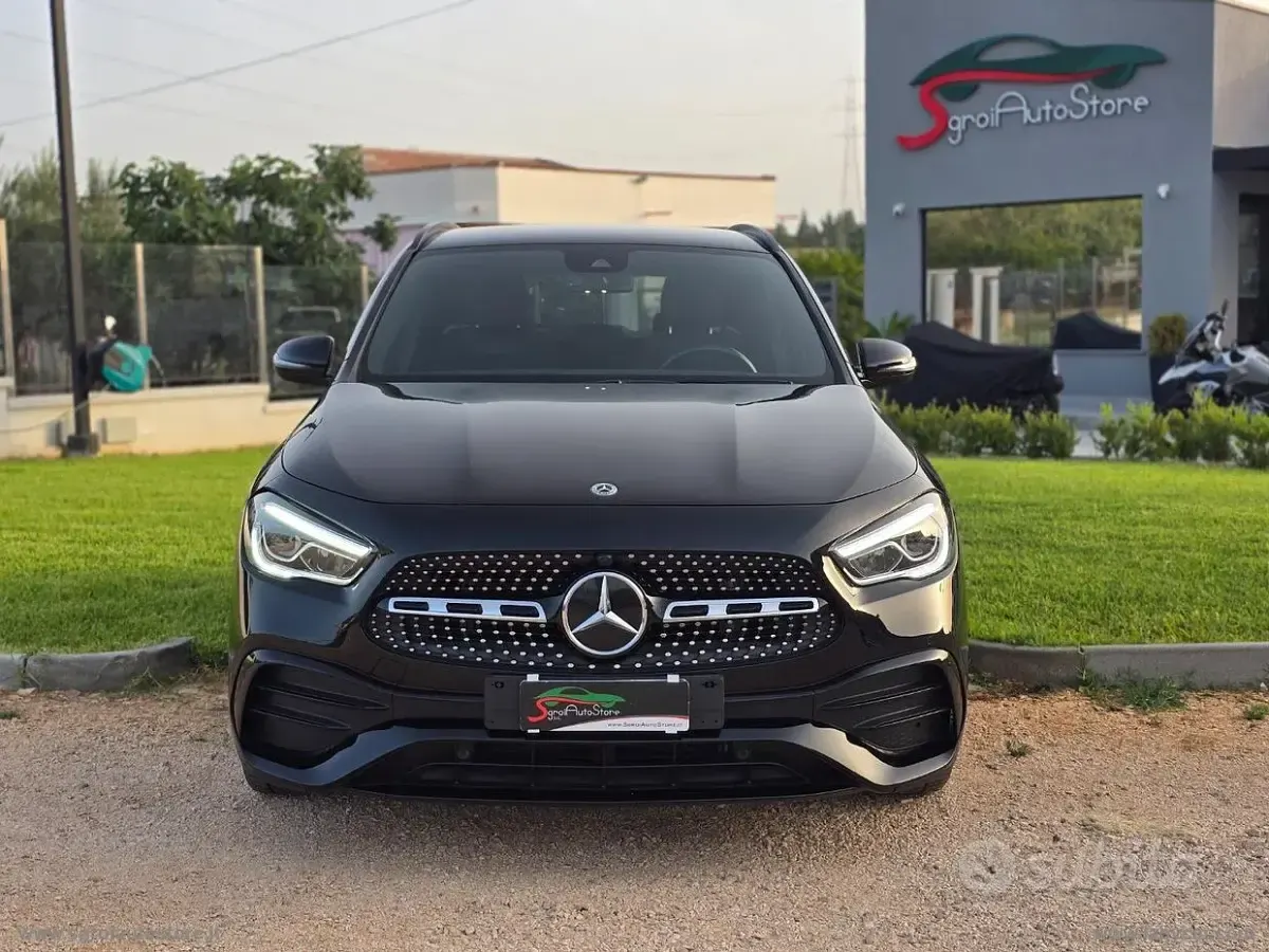 Usata Mercedes GLA200 Premium 150 CV (110 kW) 2022 Nero SUV