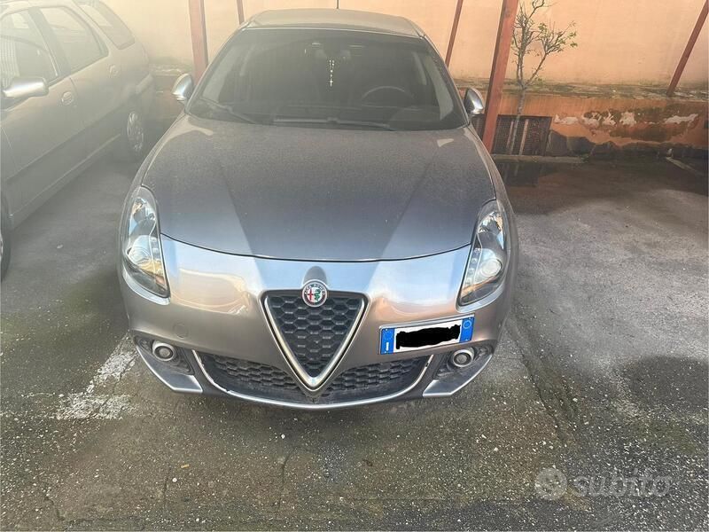 Grigio Usata 2020 Alfa Romeo Giulietta Super Due volumi | 16.500 € (Buon prezzo) - Immagine 1/4