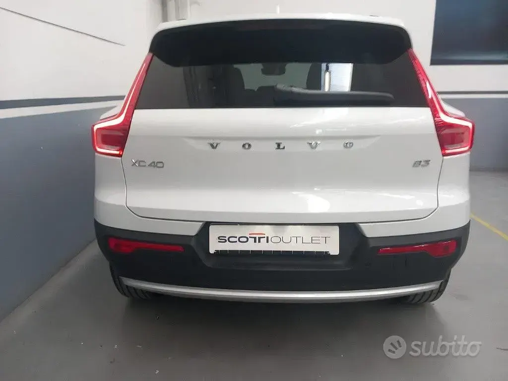 Nouvelle Volvo XC40 163 ch (119 kW) 2026 Blanc SUV