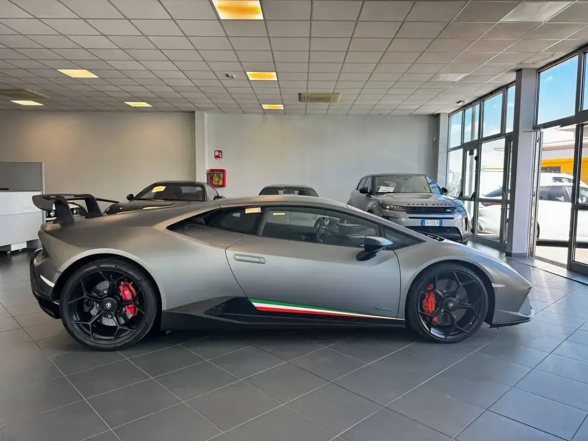 Usata Lamborghini Huracán 639 CV (469 kW) 2019 Titans grey Coupé