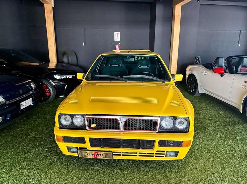Usata Lancia Delta 211 CV (155 kW) 1993 Giallo ginestra Utilitaria