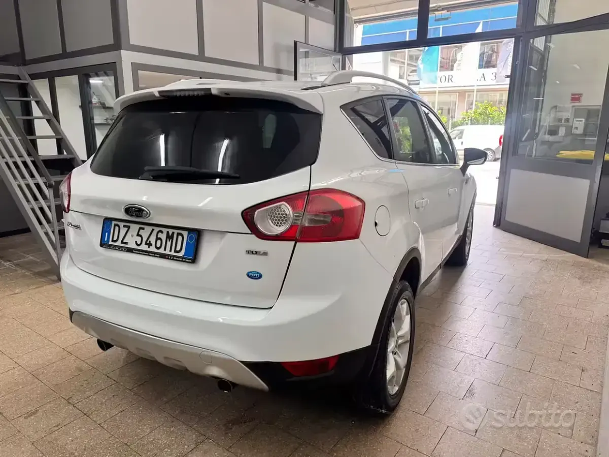 Usata Ford Kuga Titanium 136 CV (100 kW) 2010 Bianco SUV