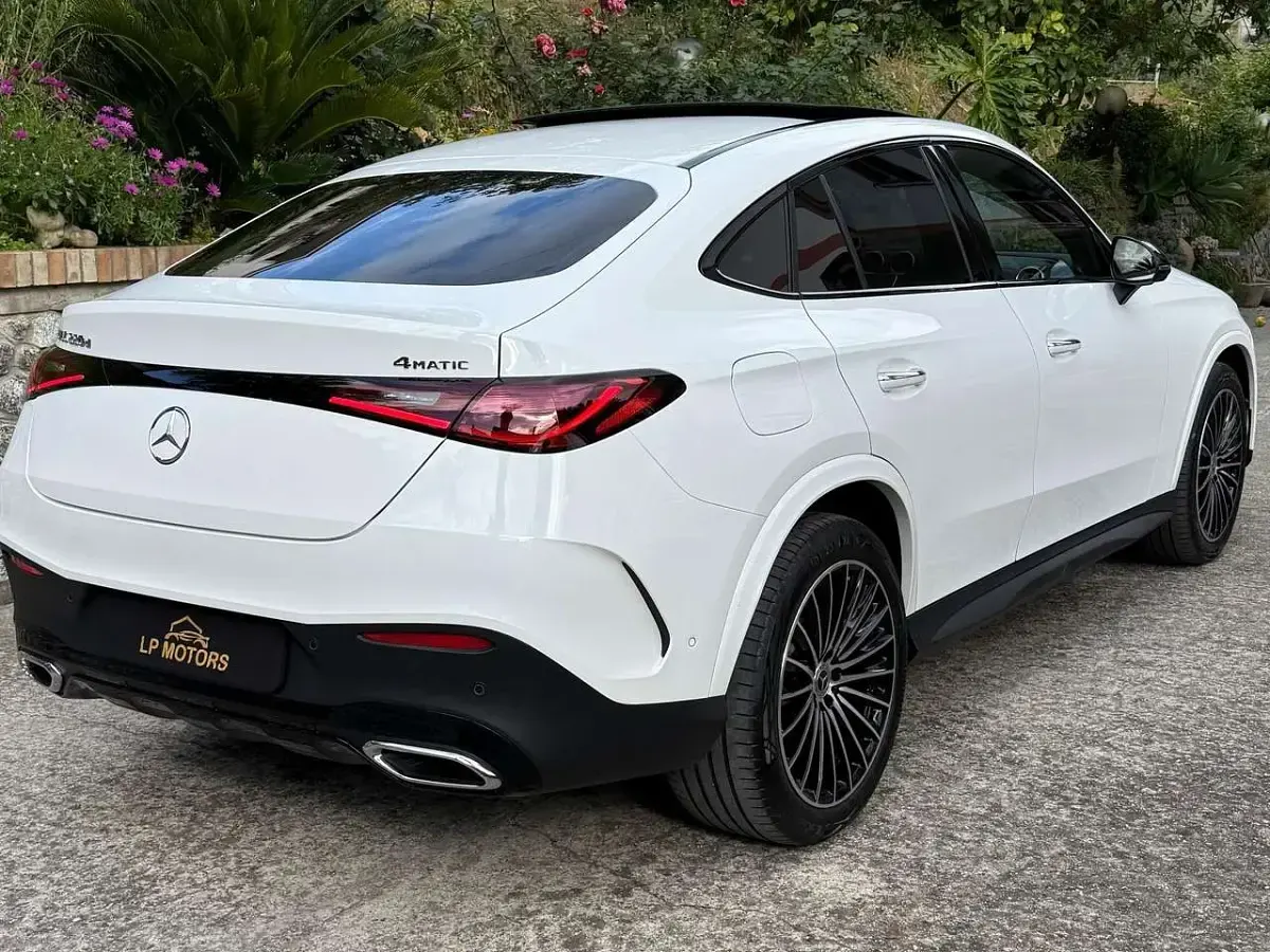 Usata Mercedes GLC220 AMG Line Premium 197 CV (144 kW) 2023 Bianco SUV