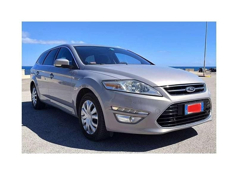 Usata Ford Mondeo Titanium 163 CV (119 kW) 2012 Argento Station wagon