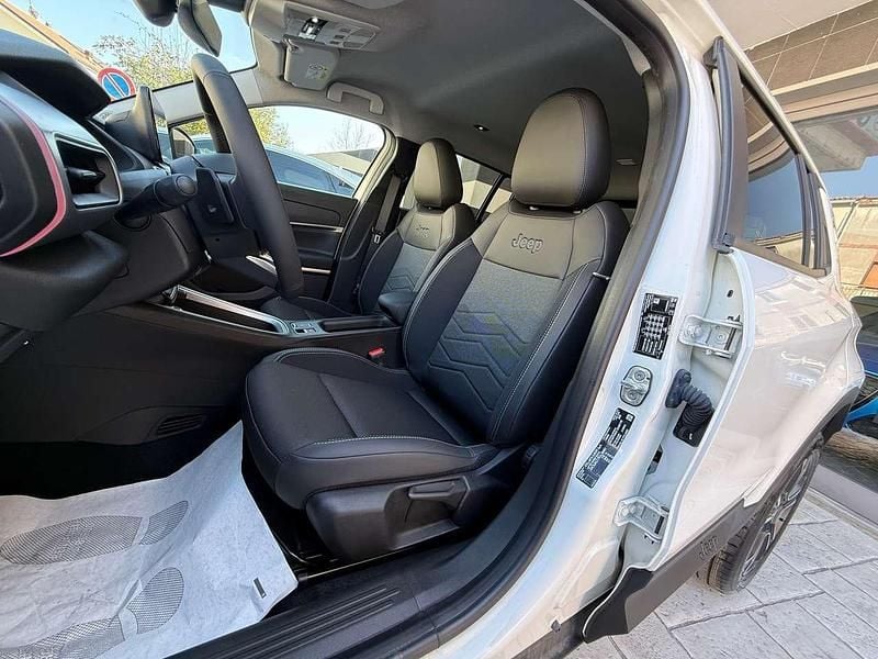 Nuova Jeep Avenger Summit 101 CV (74 kW) 2025 Bianco SUV