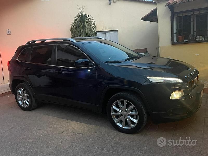 Usata Jeep Cherokee Longitude 140 CV (102 kW) 2014 Blu/azzurro SUV