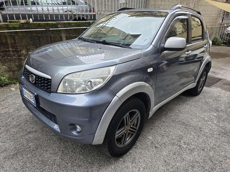 Usata Daihatsu Terios 105 CV (77 kW) 2011 Grigio SUV