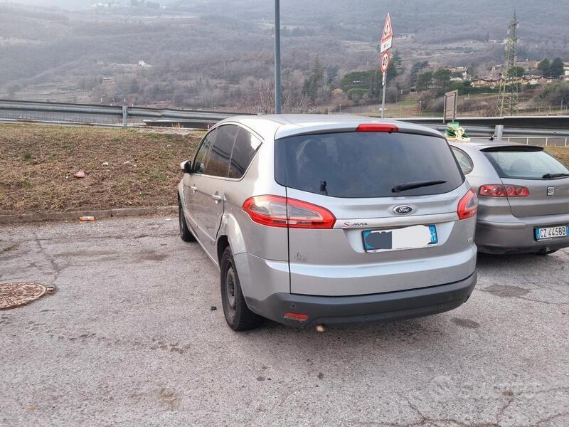 Usato 2011 Ford S-MAX Diesel (2.500 €)