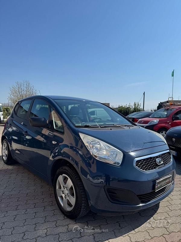 Usata Kia Venga Active 90 CV (66 kW) 2012 Blu Utilitaria