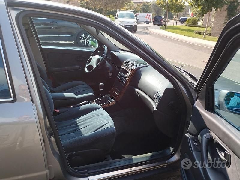 Usata 1998 Lancia Kappa Tre volumi | 4500 € (Buon prezzo) - Immagine 1/4