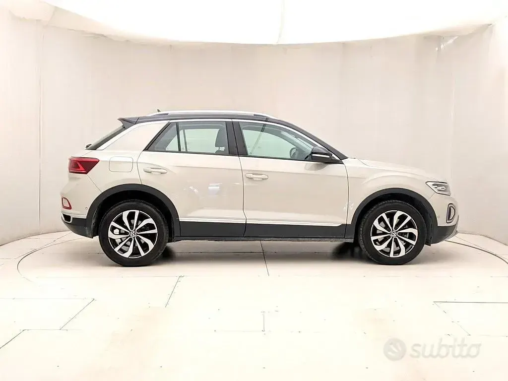 Usata VW T-Roc Style 150 CV (110 kW) 2023 Grigio SUV