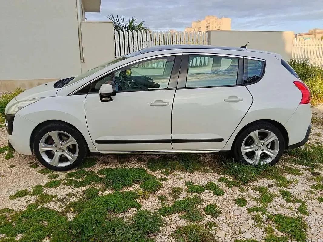 Usata Peugeot 3008 Outdoor 163 CV (119 kW) 2010 Bianco Station wagon