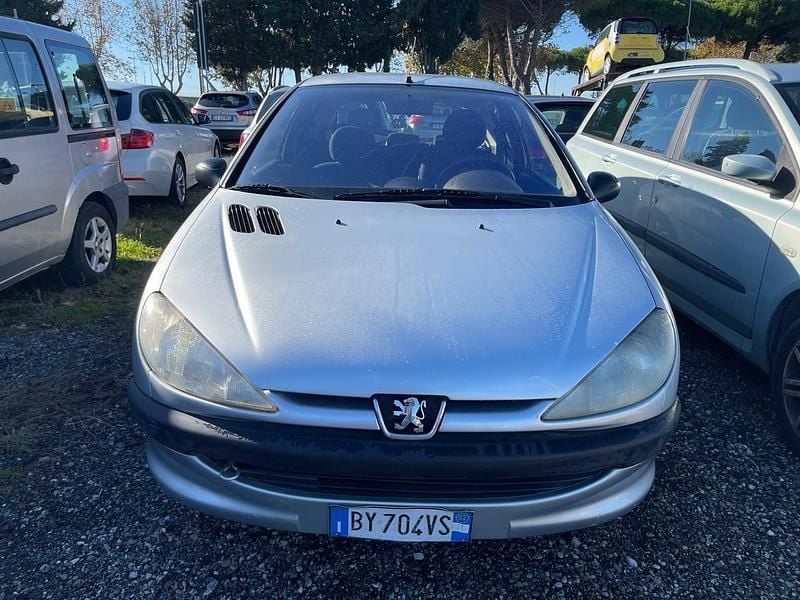 Usata Peugeot 206 74 CV (54 kW) 2003 Argento Berlina