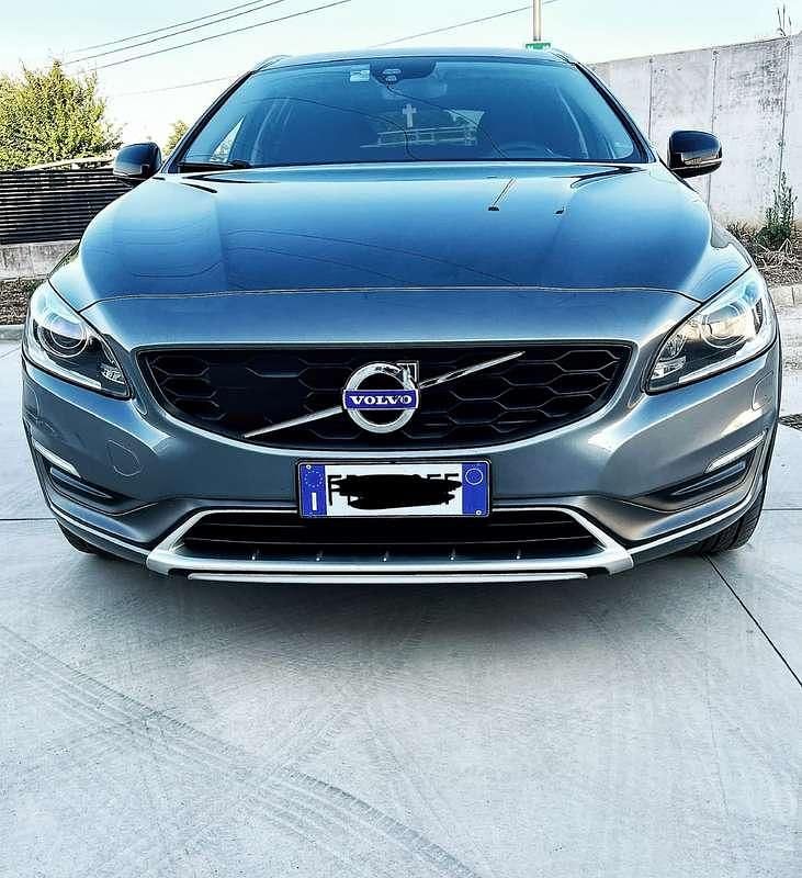 Usata Volvo V60 CC Momentum 190 CV (139 kW) 2016 Station wagon