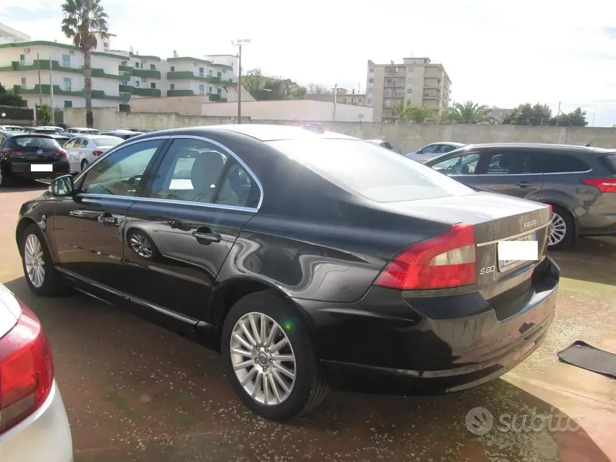 Usata Volvo S80 Kinetic 163 CV (119 kW) 2009 Blu Berlina