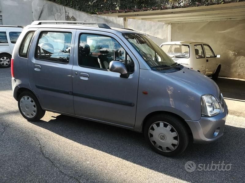 Usata Opel Agila 80 CV (58 kW) 2005 Grigio Utilitaria