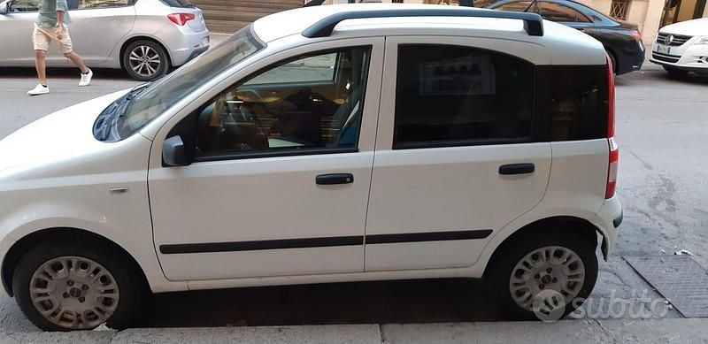 Usata Fiat Panda 70 CV (51 kW) 2005 Bianco Utilitaria