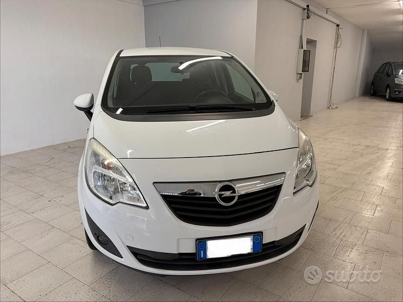 Usata Opel Meriva Cosmo 101 CV (74 kW) 2012 Bianco Monovolume