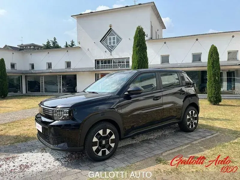 Nuova Fiat Grande Panda Icon 110 CV (80 kW) 2026 Nero Utilitaria