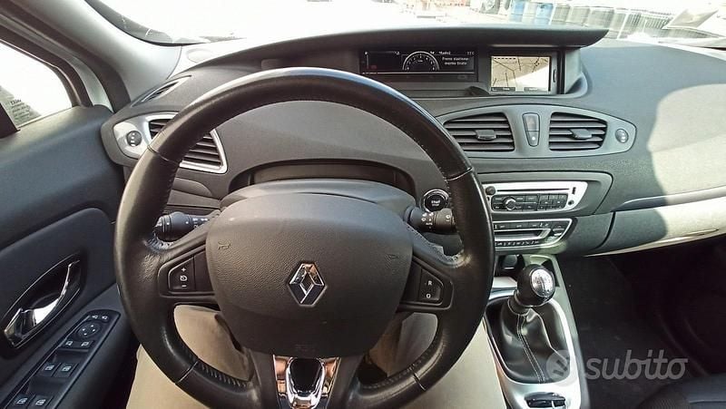 Usata Renault Scénic III LIMITED 110 CV (80 kW) 2016 Bianco Monovolume