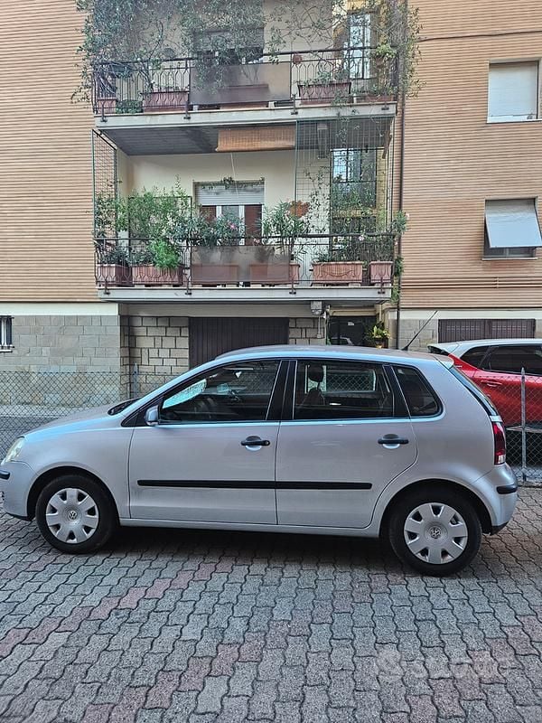 Usata VW Polo 70 CV (51 kW) 2007 Grigio Utilitaria