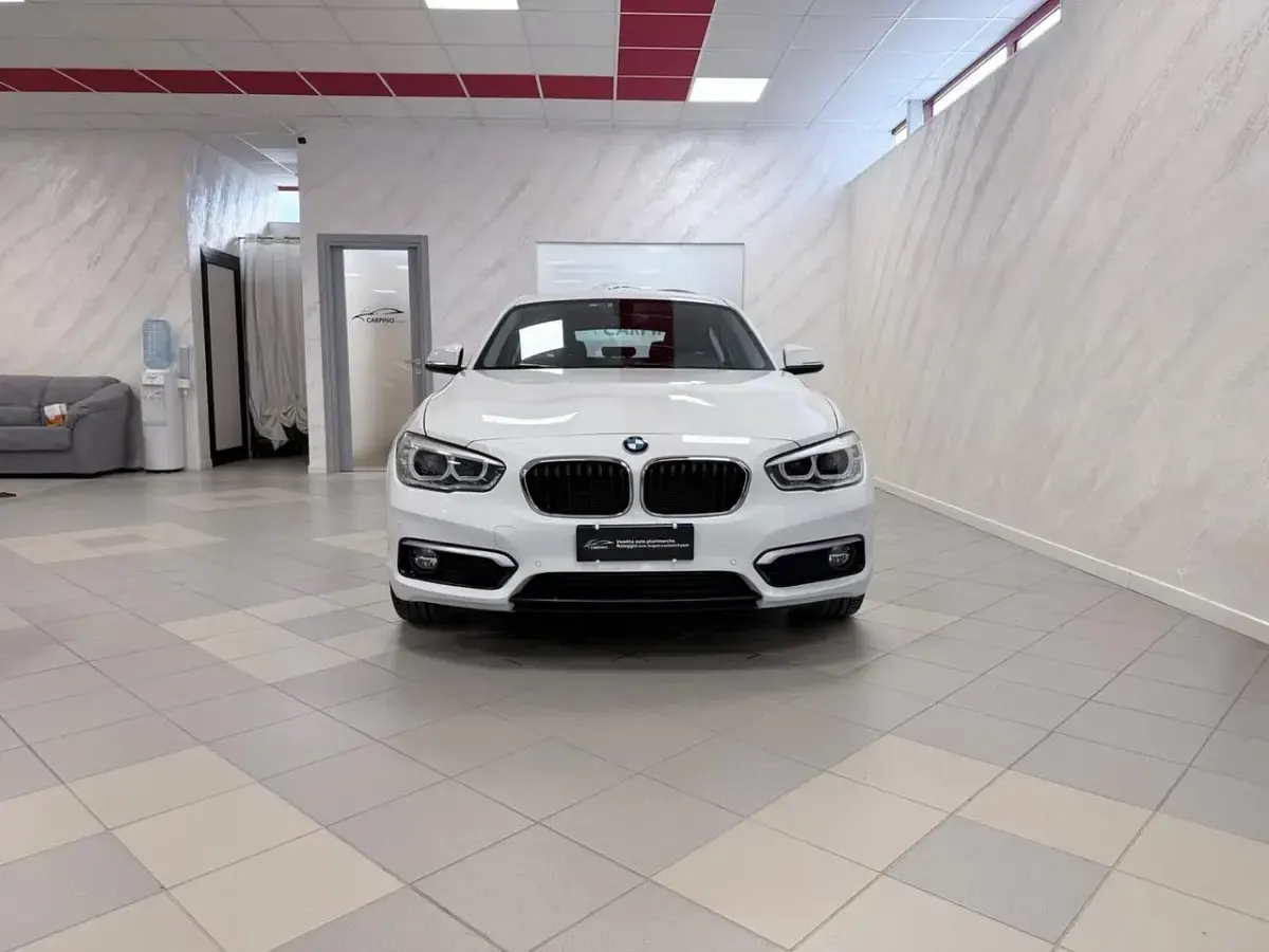 Usata BMW 116 Sport Line 116 CV (85 kW) 2017 Bianco Utilitaria