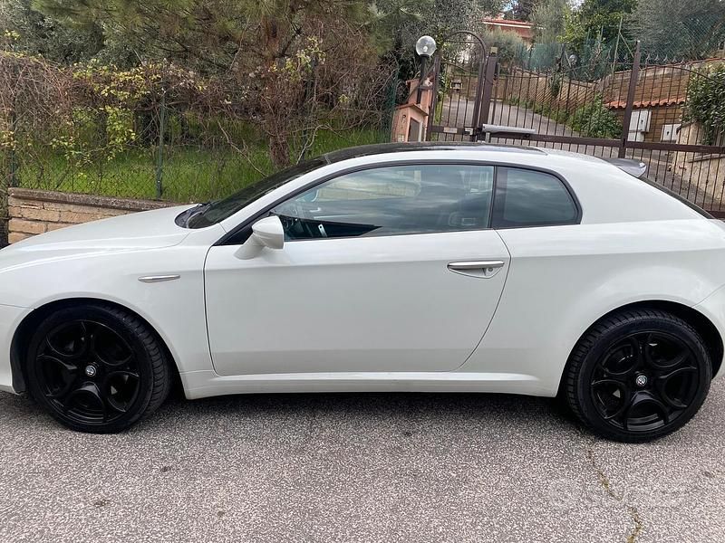 Usata Alfa Romeo Brera 170 CV (125 kW) 2010 Bianco Coupé