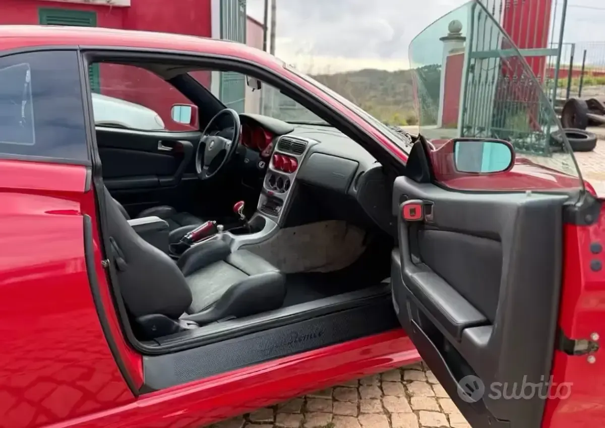 Usata Alfa Romeo GTV 130 CV (95 kW) 1998 Rosso Coupé