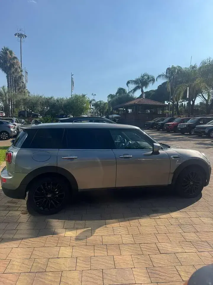 Usata Mini Cooper Clubman Exclusive 102 CV (75 kW) 2020 Bronzo Station wagon