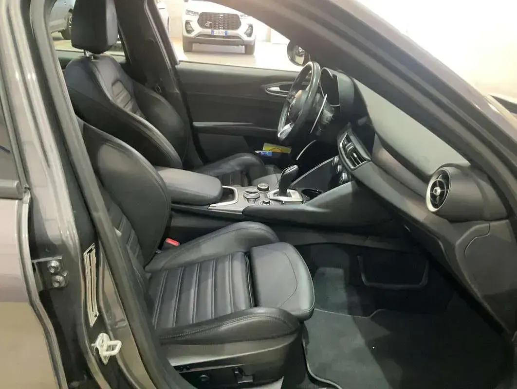 Usata Alfa Romeo Giulia Veloce 280 CV (205 kW) 2021 Grigio Berlina