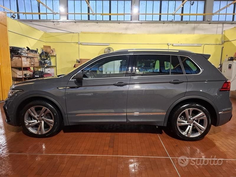 Usata VW Tiguan R 150 CV (110 kW) 2022 Grigio SUV