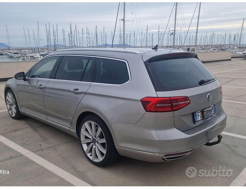 Usata VW Passat 240 CV (176 kW) 2017 Grigio Berlina