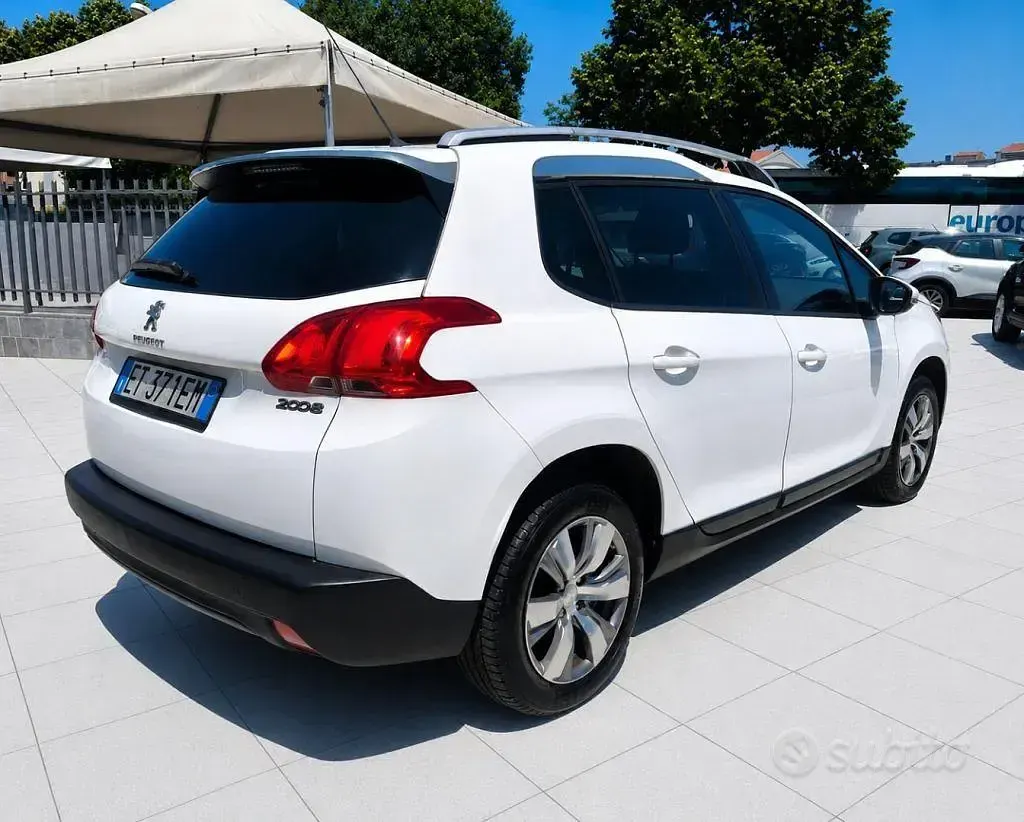 Usata Peugeot 2008 Active 68 CV (50 kW) 2013 Bianco SUV