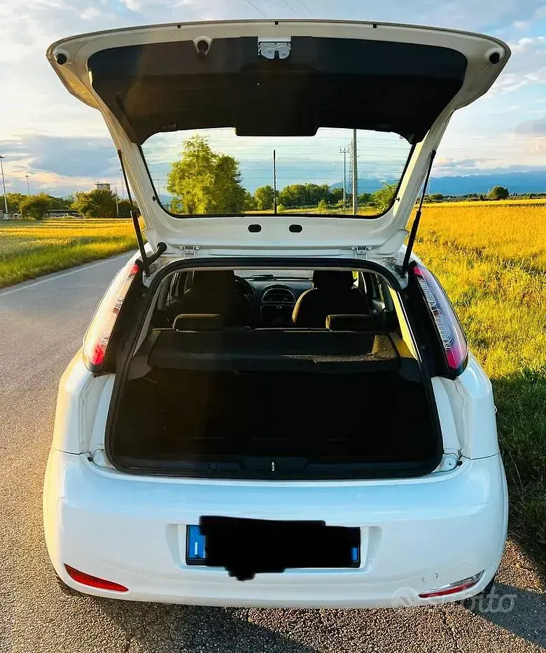 Usata Fiat Grande Punto Street 69 CV (50 kW) 2014 Utilitaria