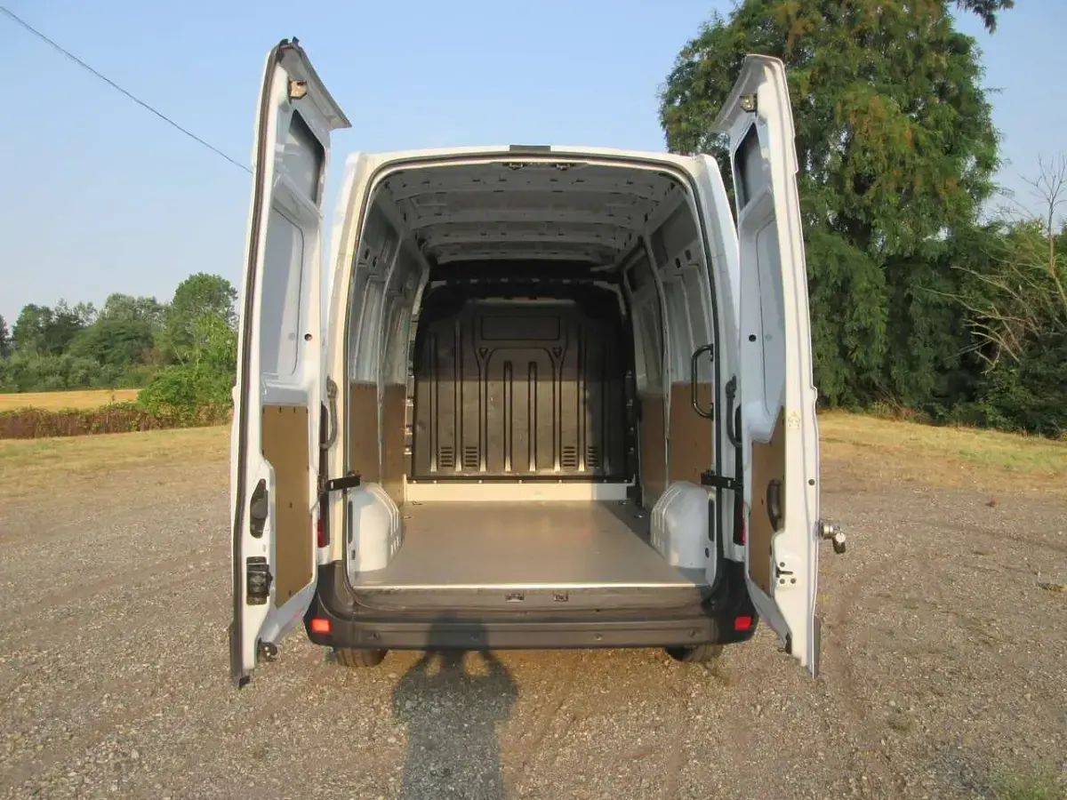 Usata Renault Master 136 CV (100 kW) 2022 Bianco Monovolume